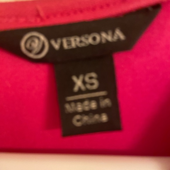 VERSONA pink bell sleeve dress. Falls above the knee. - Picture 5 of 5